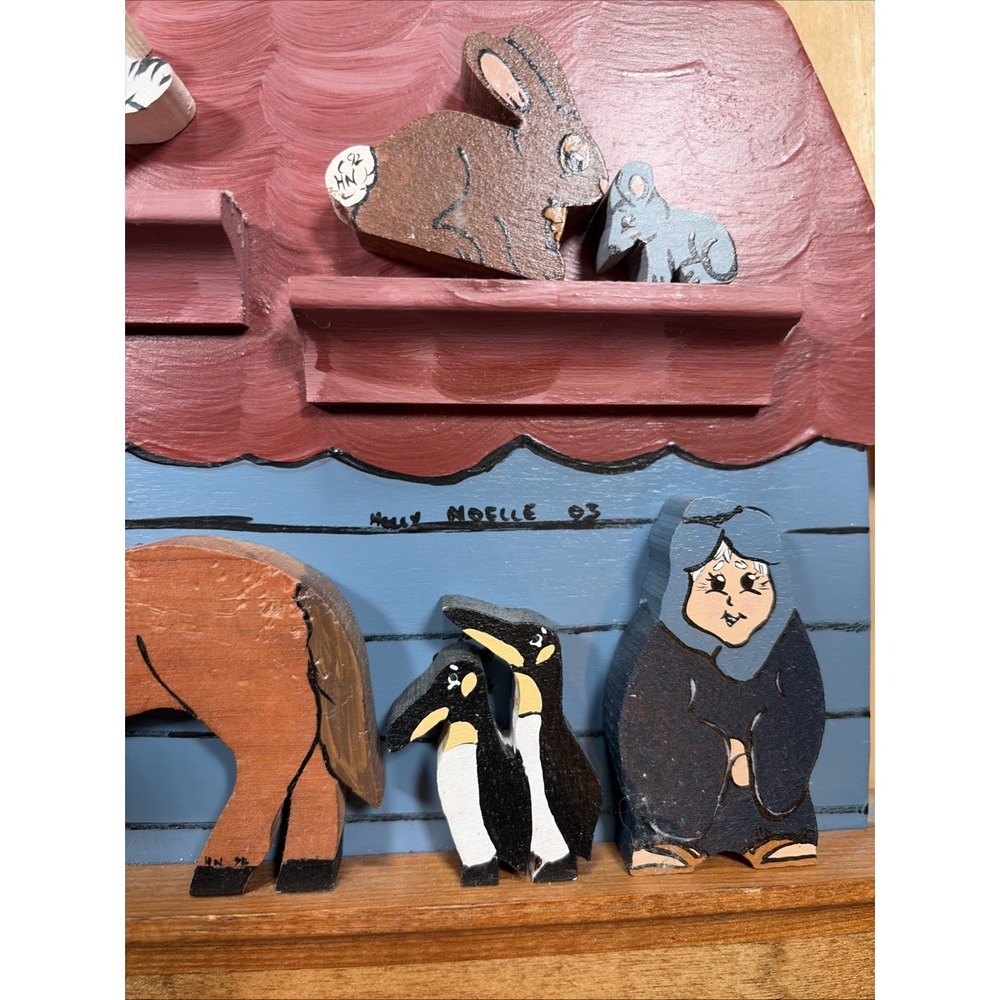 Noahs ark wood display wall shelf with animals - Handcrafted Nursery - Picture 4 of 5